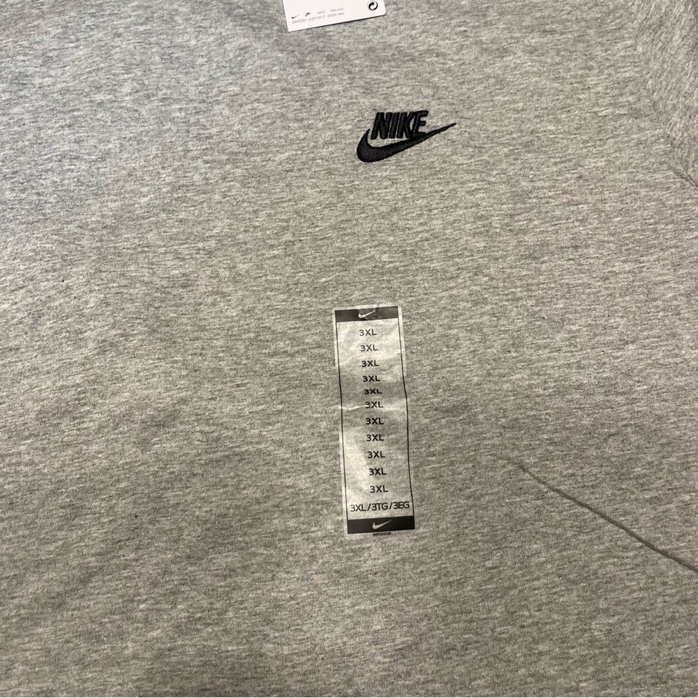 Nike Men's Heather Gray Short Sleeve Tee - Picture 7 of 12